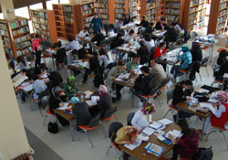 Kütüphaneler tıklım tıklım