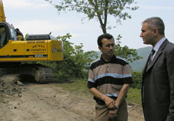 KÖYDES yol çalışmalarına devam ediyor