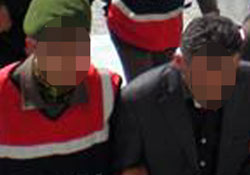 Köpek kulübesinde sahte para