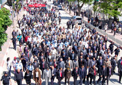 Binlerce insan Atatürkü anmak için yürüdü