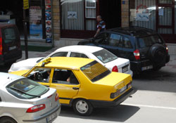 Kaldırımı da kullanamıyoruz