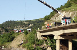 Irmağa düştü" denilen araç bulunamadı