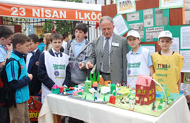 Minik öğrenciler Dünya Çevre Gününü kutladı