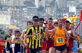 Postacılar kıyasıya yarıştı