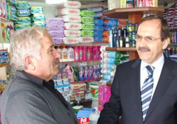 Şahin, Alaçam esnafını dolaştı
