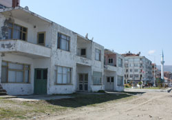 Lojmanlara yıkım kararı çıktı