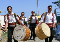 Hıdırelleze yabancılarda ilgi gösterdi