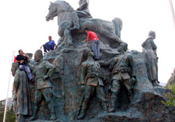 Atatürk Anıtı bakıma alındı