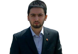 Alperenler, bayrağın savunucusu