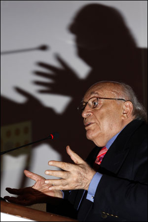 Demirel: Üç çocuk sokak çocuğu da olabilir