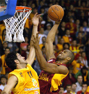 Aslan'a hafif geldi: 99-74