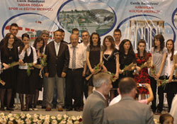 Yılsonu etkinliğinde şiir dinletisi