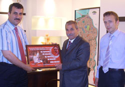 Alperenler'den Demirtaşa övgü