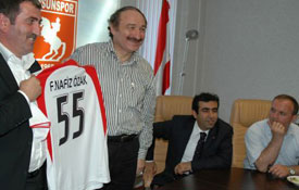 Bakan Özak'tan destek istediler