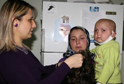 Lösemili çocuklara peruk