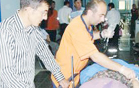 Tarım aracı devrildi; 5 yaralı