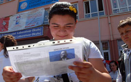 Öğrencilerin karne sevinci