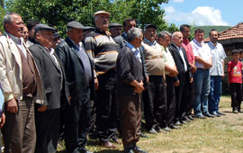 Bu köyde herkesi kene ısırdı