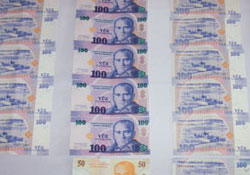 Sahte paracılar 3 yıla mahkum oldu