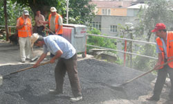 Asfaltlama çalışmalarına ...