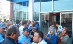 İşçiler çıldırdı...