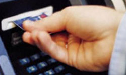 ATM'de sıkışan...