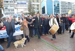 Çalışanlar iş bıraktı