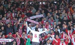 Taraftara kombine şoku