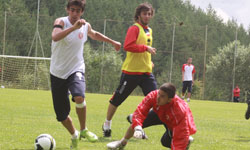 Gollerimle geliyorum