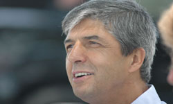 Oyuncunun dilinden anlıyor