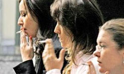 Tiryaki sokağa çıkıyor