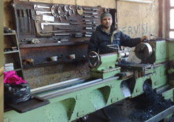 Büyük Balık,Küçük Balığı Yutuyor