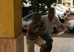 Emire itaatsizlikten yakalandı