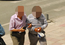 Hakaret suçundan aranan bir kişi yakalandı