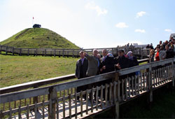 Yılmaz, şehit ailelerini unutmadı