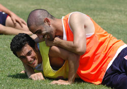 Yüzünüz hep gülsün