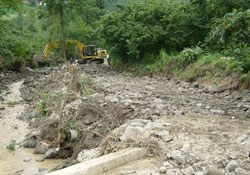 Sel sonrası yaralar sarılıyor