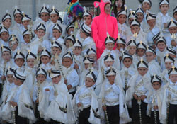 Sünnet şöleni düzenliyor