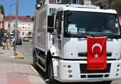 İş adamları temizlik aracı aldı