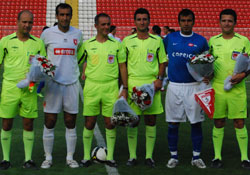 Kaptan çiçek verdi