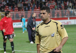 Erkut Bey, telefonuma bakmadı