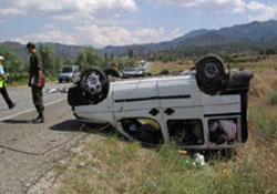 Trafik kazasında: 1 ölü 4 yaralı