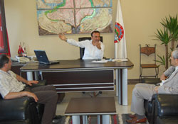 Karakurt'tan, projelere övgü