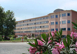 Eski rektörlük poliklinik oluyor