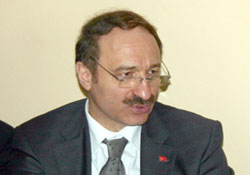 Özak yuhalandı