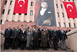 Vali'ye şehit annesi şefkati