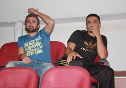 Caner ile Hakkı da izledi