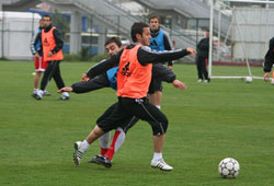 Orta saha Zafer'e emanet