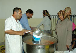 Aşevi dolup taşıyor