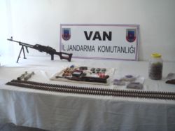 Başkale'de PKK'ya Ait Çok Sayıda Silah ve Patlayıcı Ele Geçirildi